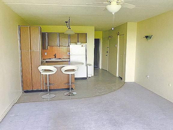 Living room/kitchen