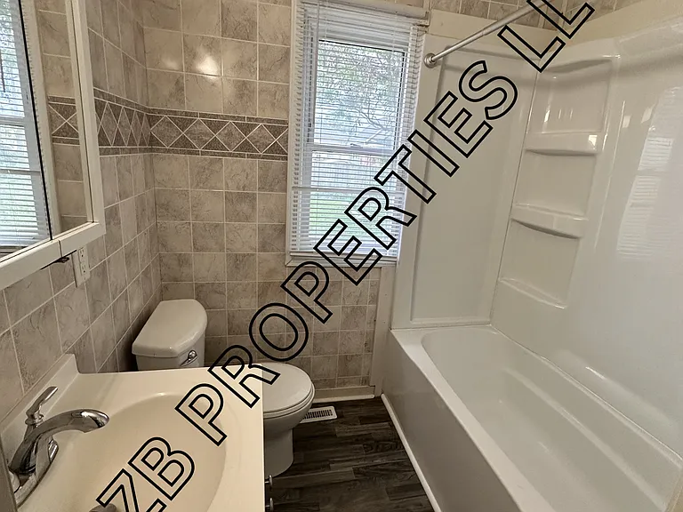 1719 4th Ave — Photo 8