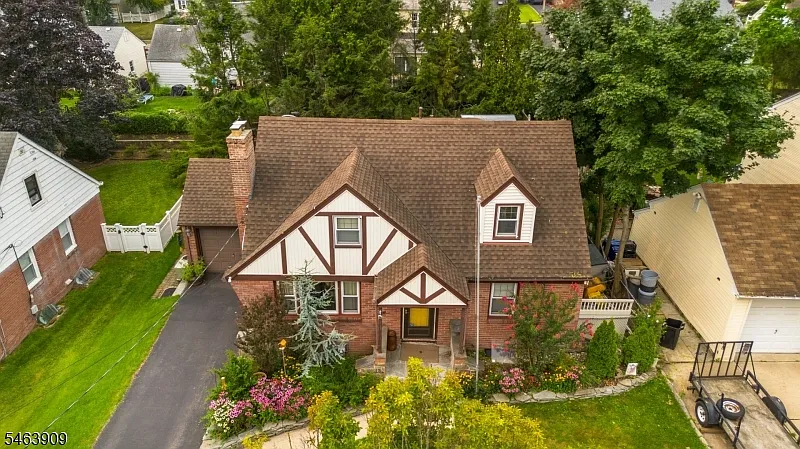 3 bed, 2.0 bath, $4,000 — Photo 2