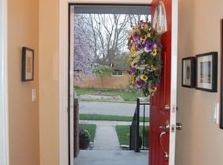 305 Taylor Ave, Rochester, MI 48307