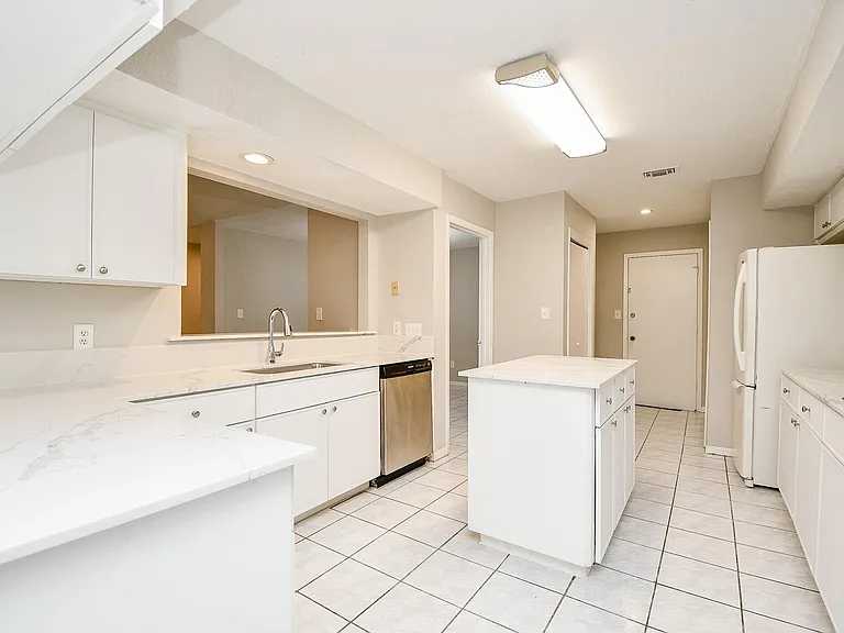 11411 Pepperdine Ln — Photo 15
