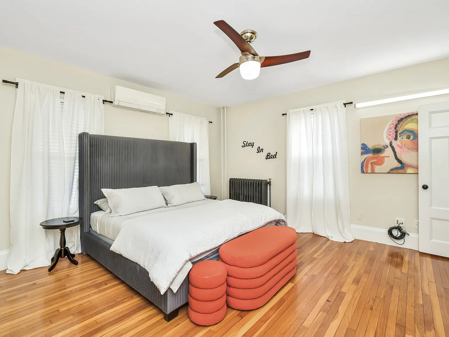 2 bed, 1000 sqft, $4,000 — Photo 1