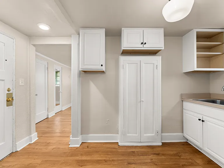 Vista Court — Photo 19