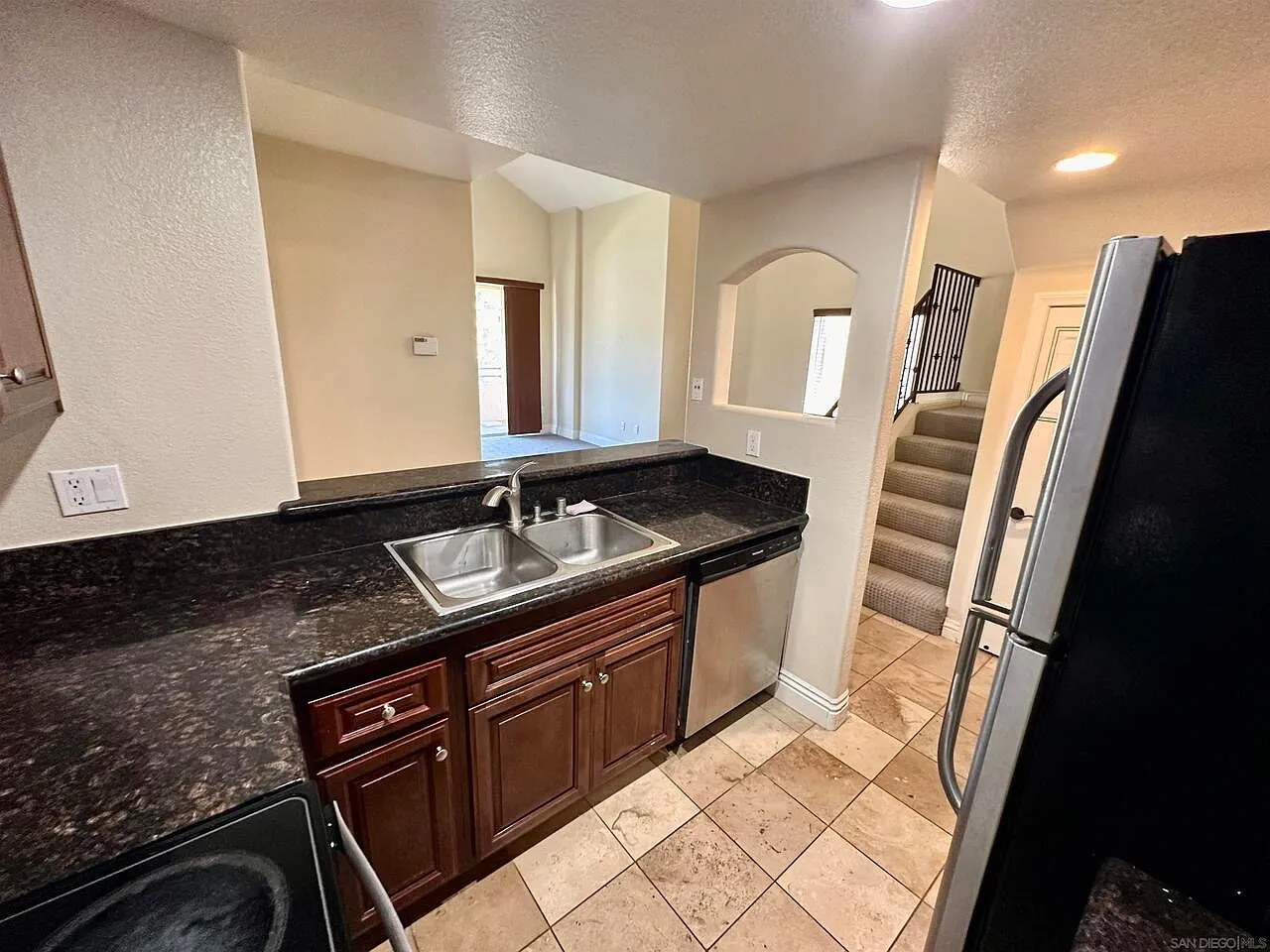 2 bed, 1080 sqft, $3,200 — Photo 4