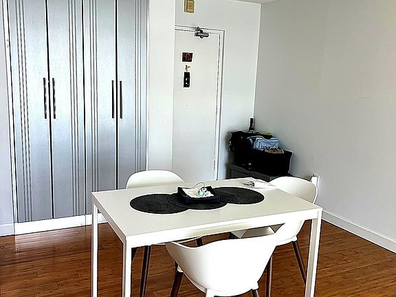 2nd image of 3522 NE 171st St APT 202