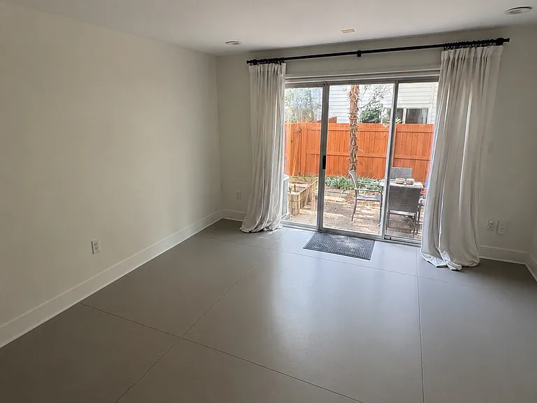 2026 Atherton Heights Ln — Photo 10