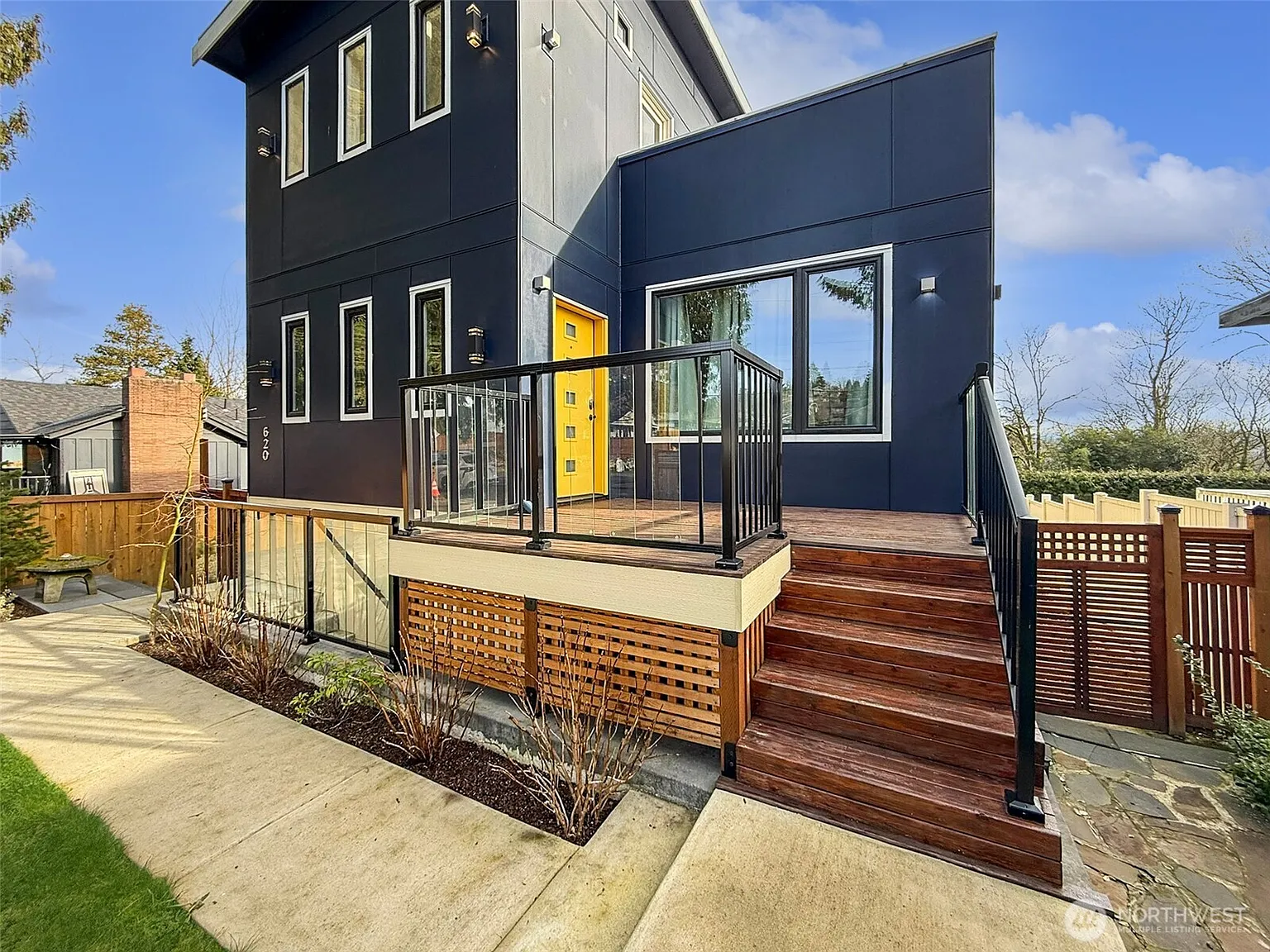 620 Stevens Avenue NW photo 1