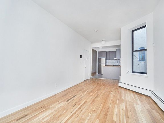 3rd image of 126 W 112th St #4BB