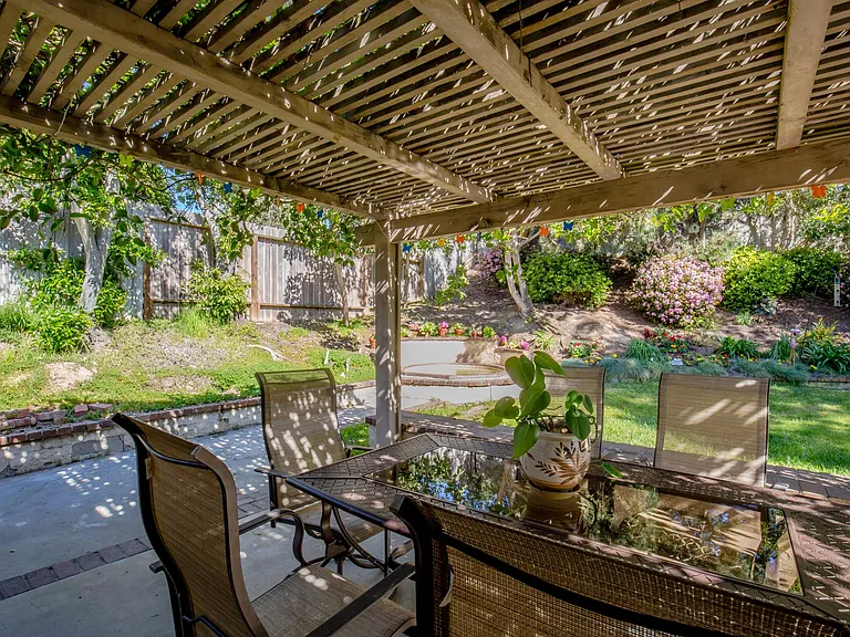 3258 Lower Ridge Rd — Photo 4