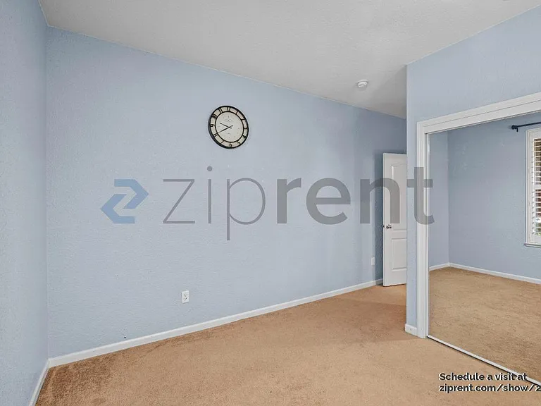 887 Hampton St — Photo 17