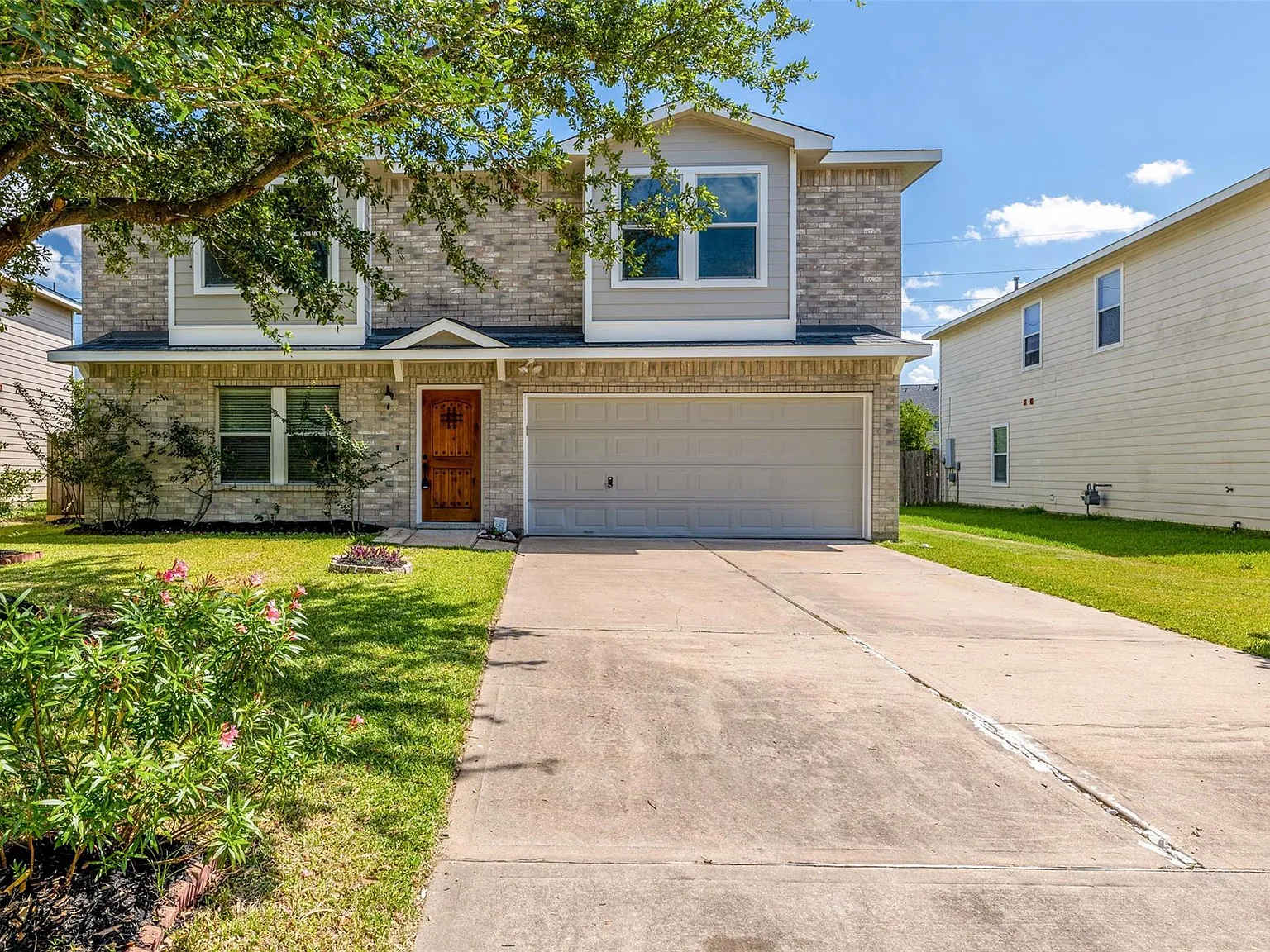 5 bed, 3.5 bath, 3560 sqft, $3,000 — Photo 3