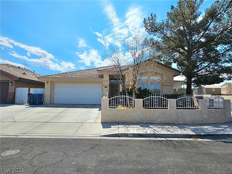 3569 Windy Bluff St — Photo 2