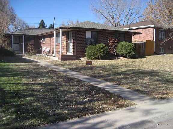 Front yard w/ Gated sideyard