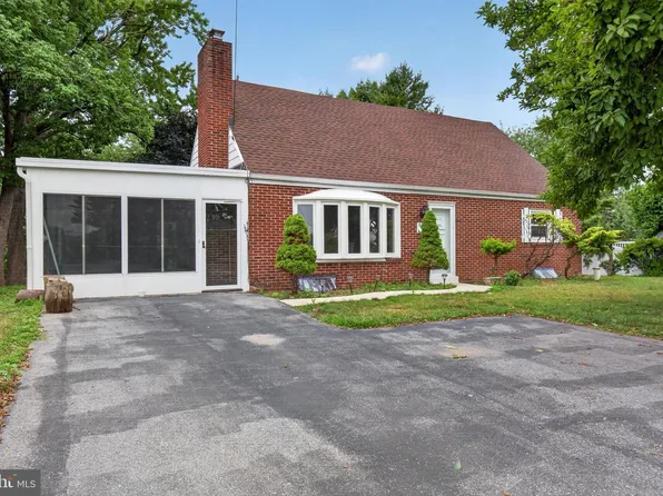 5595 Arminda St, Harrisburg, PA 17109
