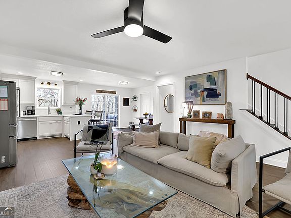 2nd image of 107 Holcomb Rd