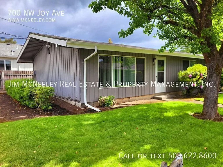 700 NW Joy Ave — Photo 1