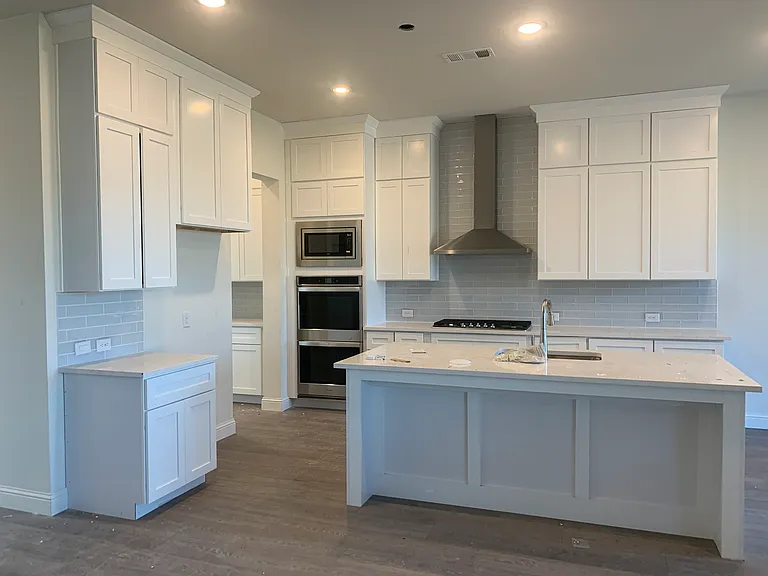 216 Lake Forest Trl — Photo 3