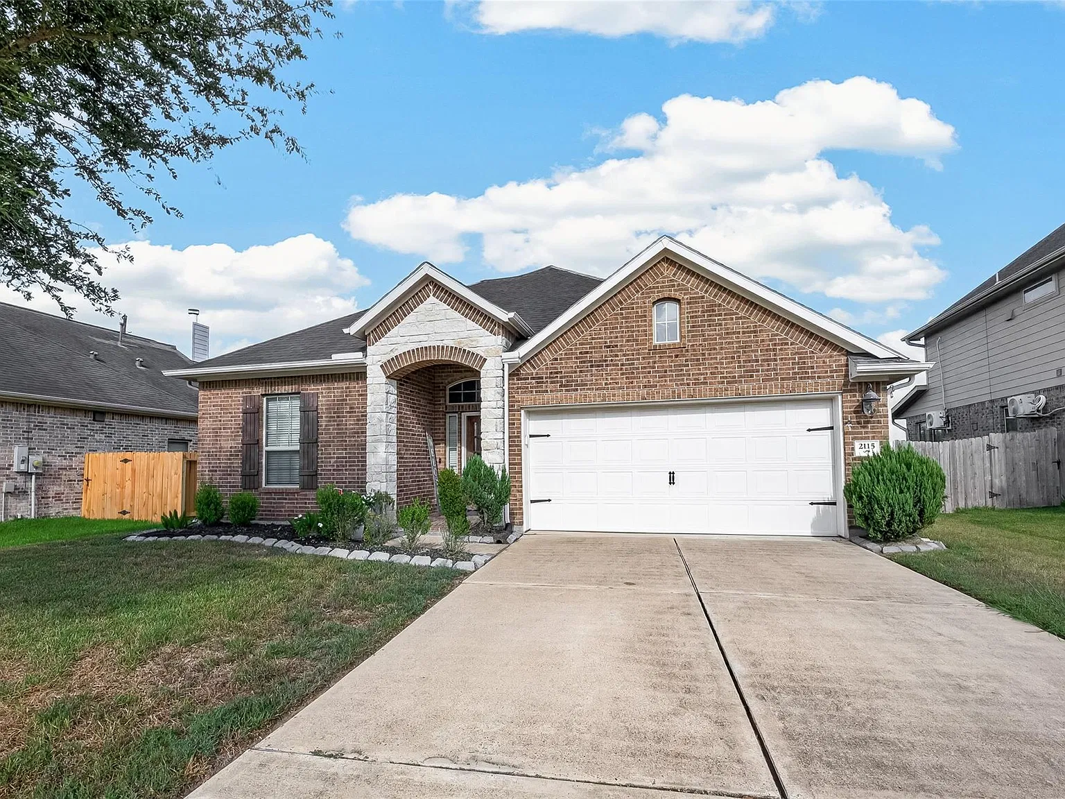 3 bed, 2.5 bath, 2092 sqft, $2,500 — Photo 3