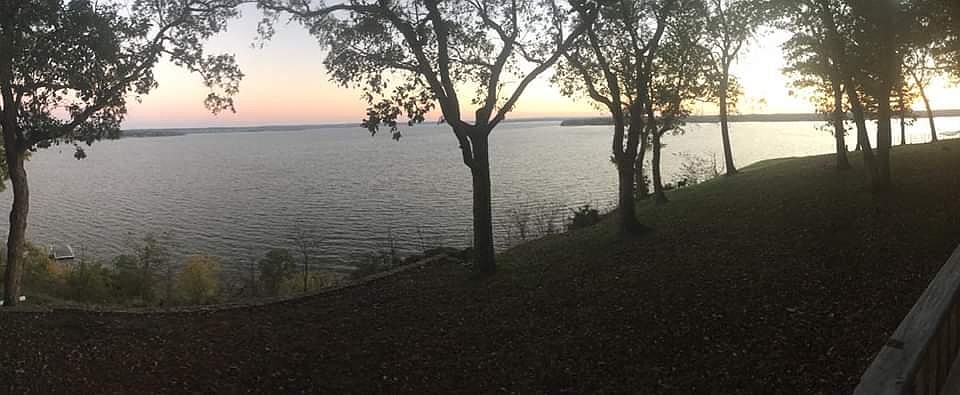 2nd image of 127 Circle Dr
