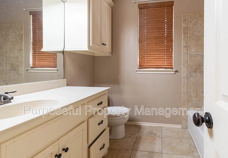 9008 NW 79th St — Photo 29