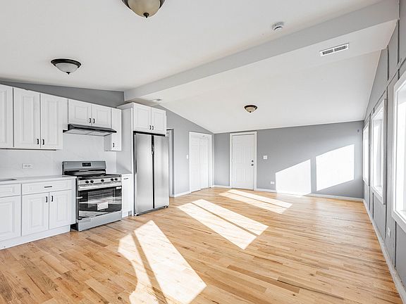 3rd image of 15334 Hoyne Ave