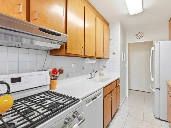 2930 West 5th Street image 3 of 20