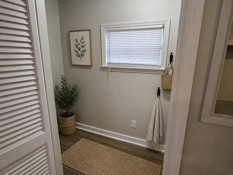2367 Danbury Dr — Photo 4