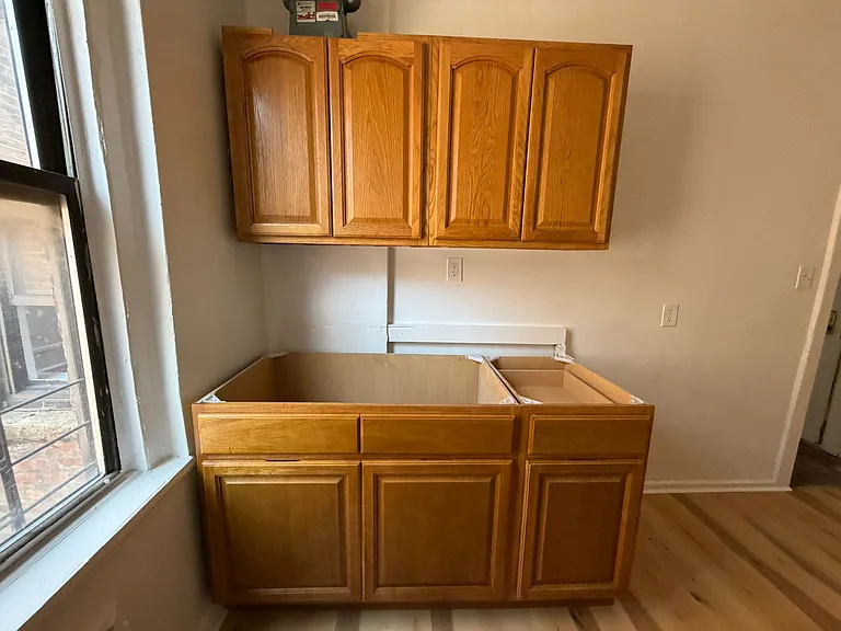 2387 Morris Ave #D1 — Photo 4