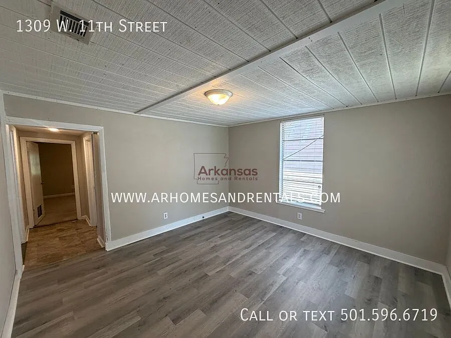 1309 W. 11th Street | 3 Bedrooms | 1 Bathroom 1/2 Off First Month's Rent — Photo 3