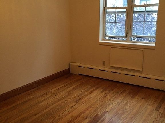 5th image of 4548 47th St APT 3C