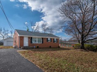 422 Sterling St, Staunton, VA 24401