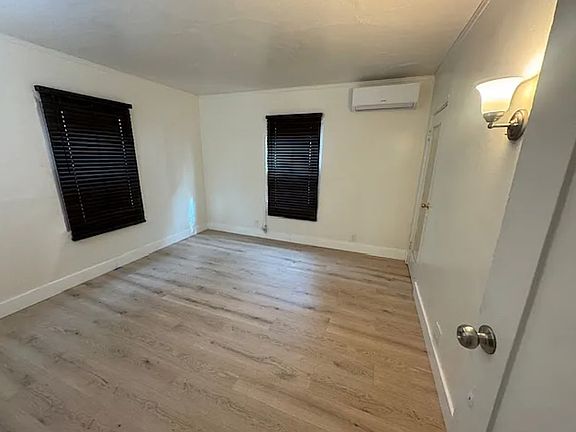 2nd image of 2340 N Cahuenga Blvd #B