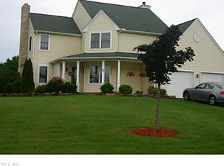 52 Hunters Xing, Suffield, CT 06078