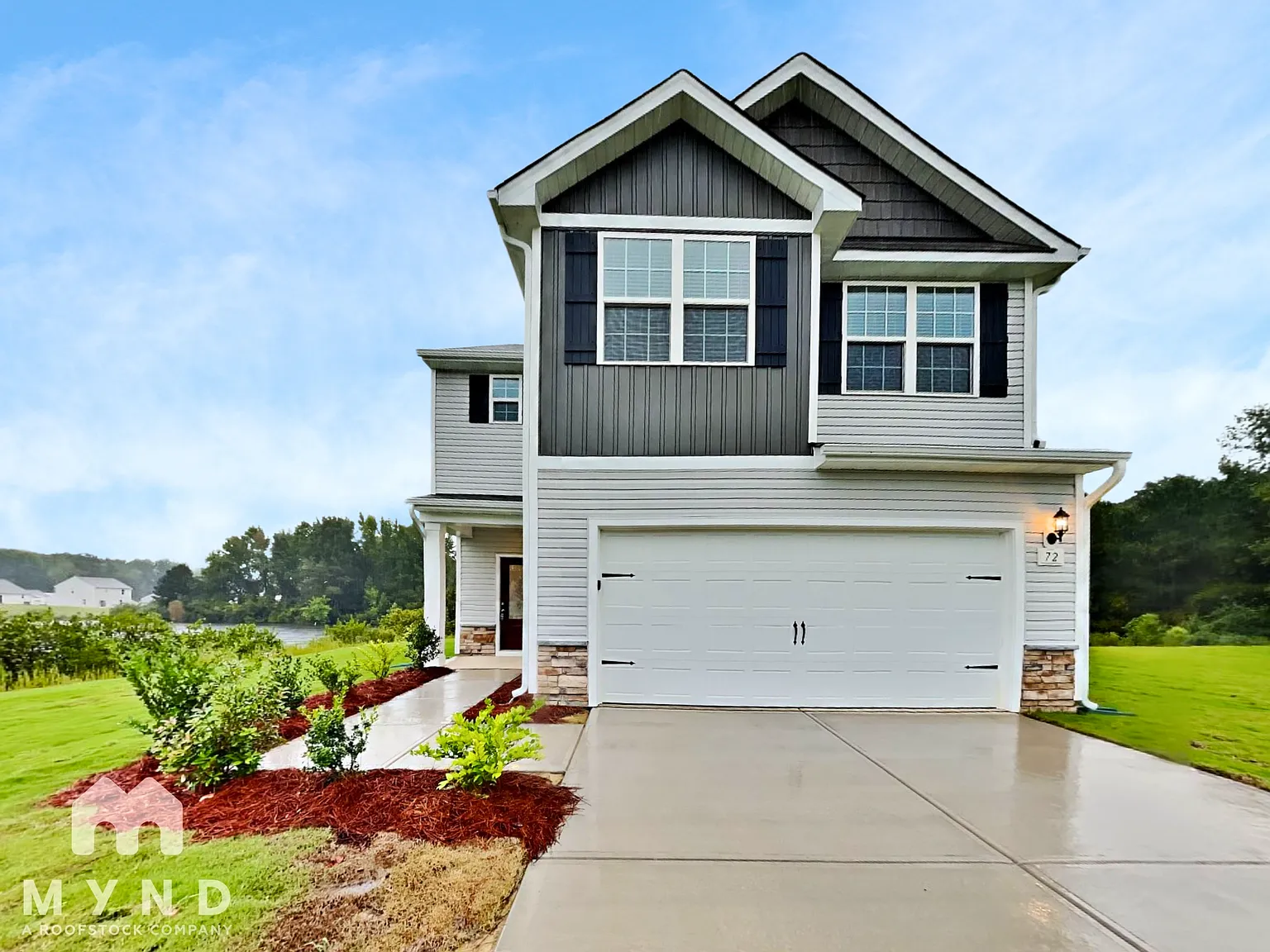 3 bed, 2.5 bath, 2025 sqft, $1,995 — Photo 1