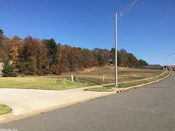 4th image of 915 Valley Creek Pt