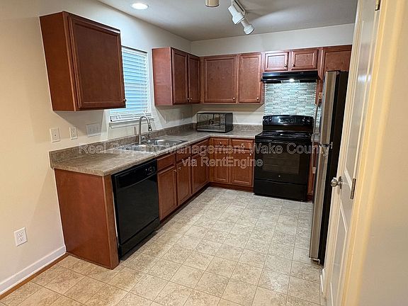 5th image of 1209 Sweetgrass St