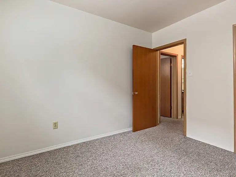 535 Belfast St SE — Photo 15