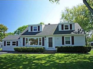 422 Harvest Dr, Rochester, NY 14626