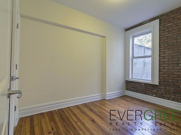 4th image of 709 Dekalb Ave