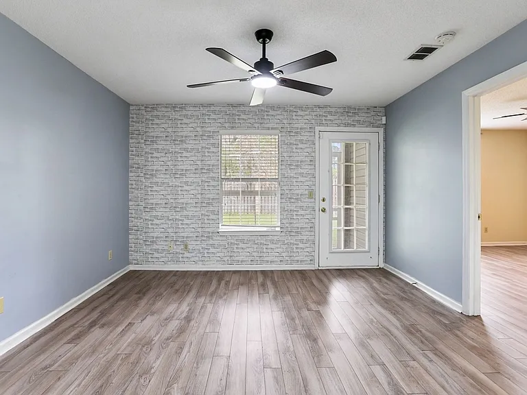 211 Edgewater Rd #36 — Photo 11