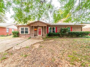 2255 Sycamore St, Paris, TX 75460