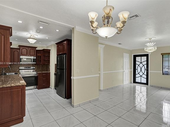 4th image of 1665 NW 124th St