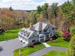 15 Vining Dr, Simsbury, CT 06070