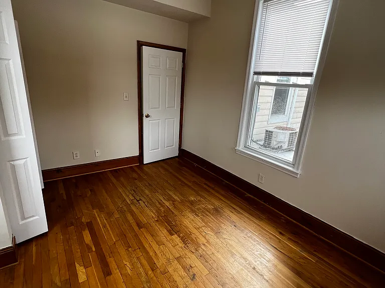 909 W Grace St #3 — Photo 13
