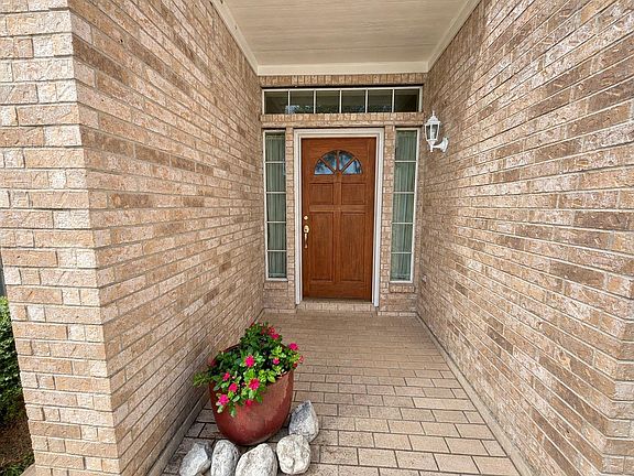 3rd image of 17807 Valley Palms Dr