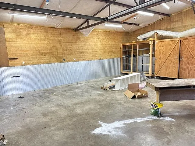 843 FM 2560 — Photo 21