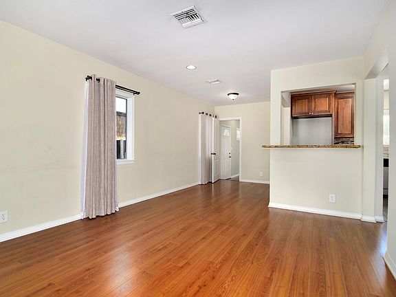 3rd image of 22712 Dolorosa St