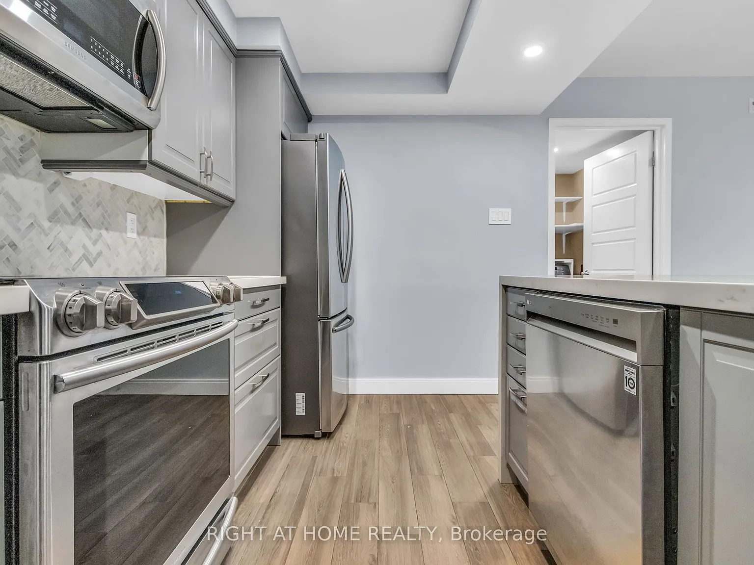 1 bed, $2,400 — Photo 2