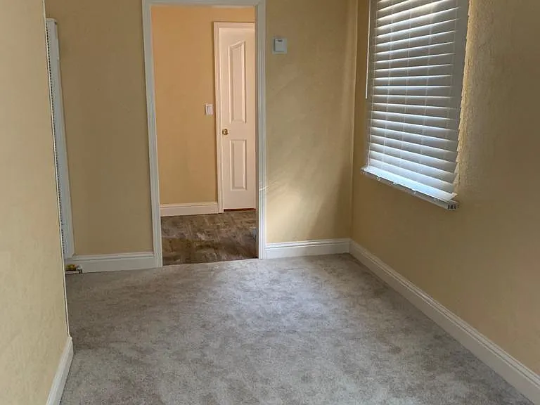 725 Lyndon St — Photo 24