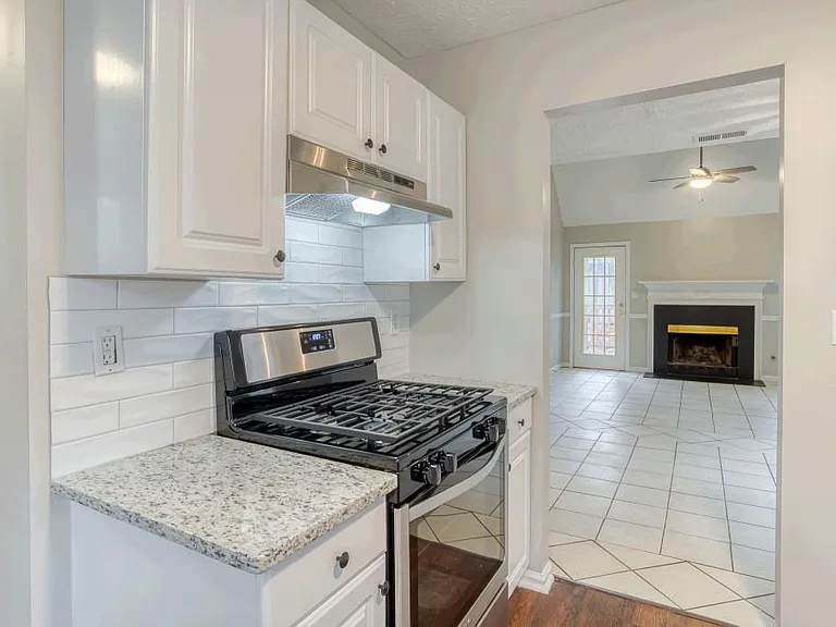 3036 Regal Park Ct — Photo 9